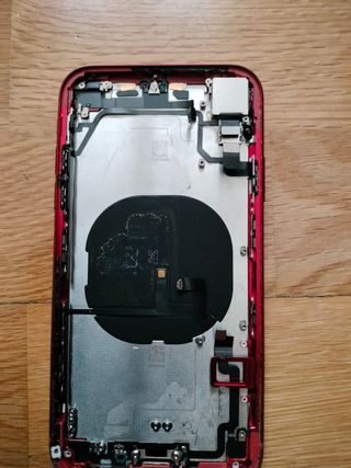 Telaio iPhone XR rosso con componenti