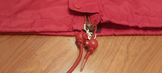 Chubasquero niña talla 10. Marca boomerang