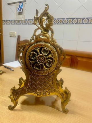 Conjunto Reloj y 2 Candelabros Dorados