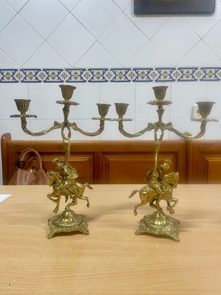 Conjunto Reloj y 2 Candelabros Dorados