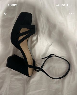 Zapatos de tacón negros