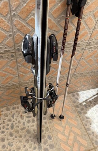 Esquís 140 cm con fijaciones