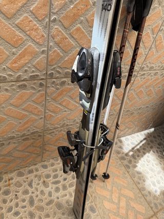 Esquís 140 cm con fijaciones