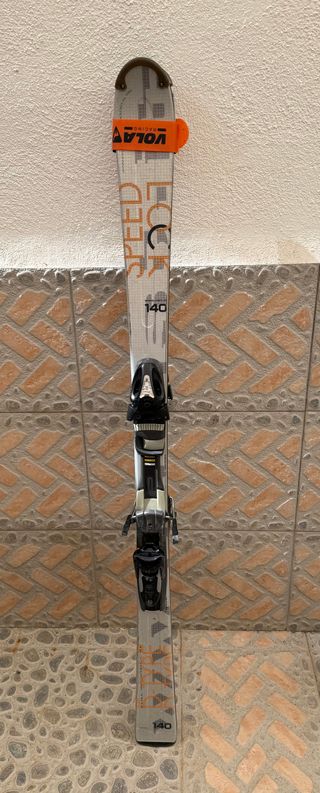 Esquís 140 cm con fijaciones
