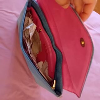 Cartera de mano vaquera bordada