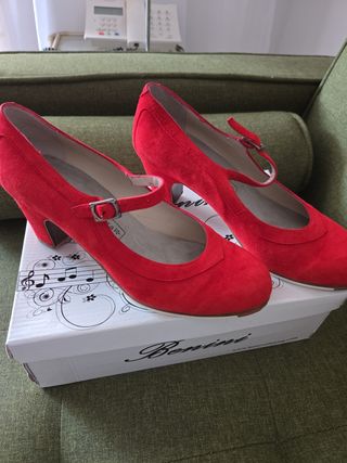 Zapatos de flamenco Benini rojos