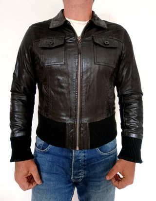 Bomber de cuero negro
