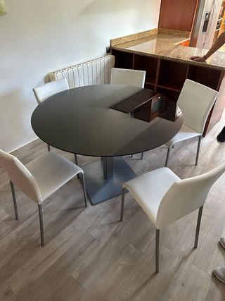 Mesa redonda cristal y 4 sillas cocina