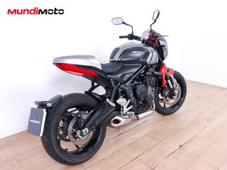 TRIUMPH TRIDENT 660 