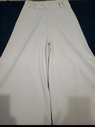 Lote 5 pantalones y un mono