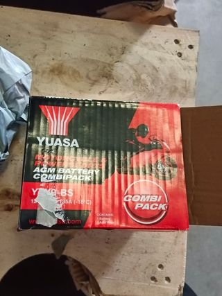 Batería Yuasa YTX9-BS AGM Combi Pack