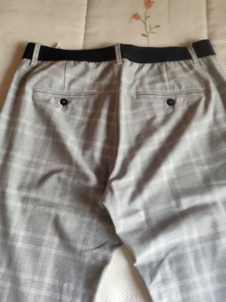 Pantalón de cuadros Zara gris