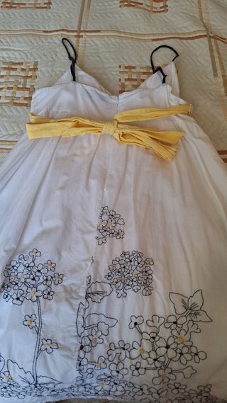 Vestido El Corte Inglés blanco y amarillo