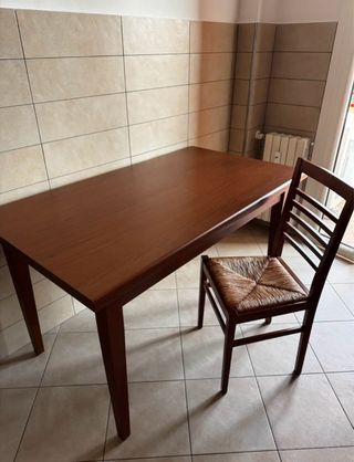 Tavolo allungabile legno 140/175 x 80 e 6 sedie 