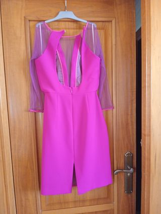 Vestido fiesta fucsia con mangas de tul
