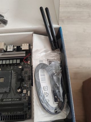 PLACA BASE ASROCK B550M-ITX/AC WIFI BT PCIe 4.0