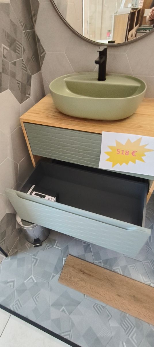 Lavabo de cerámica y madera