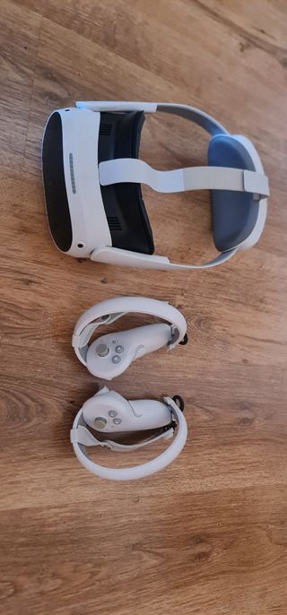 Pico 4 VR Headset, controles, funda y mas