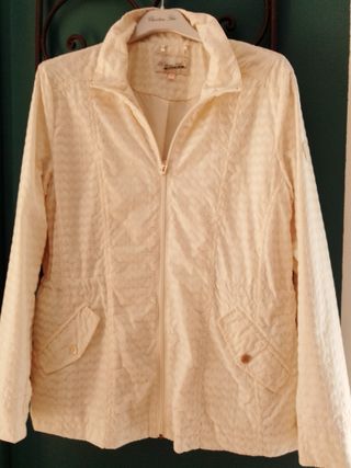 Giacca a vento beige taglia 40