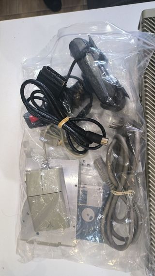 Ordenador Atari 1040ST Serie Oro + Gotek