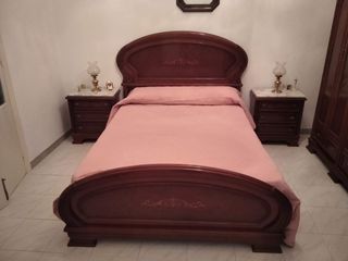 Cama 135cm dos mesillas, armario de seis puertas y