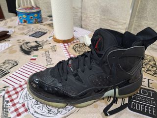 Jordan Two Trey Talla 43 Negras
