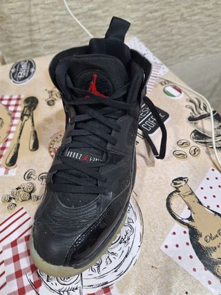 Jordan Two Trey Talla 43 Negras