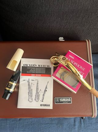 Saxofón Tenor Yamaha YTS 32 (Logo Púrpura)