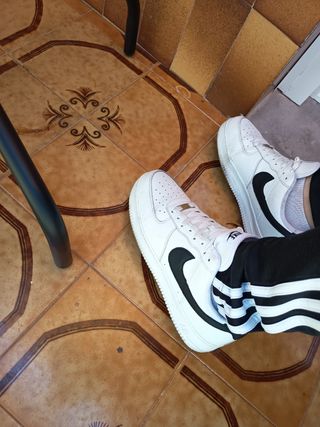 Nike Air Force Blancas y Negras