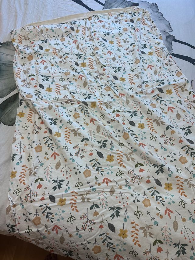 Chichoneras y colcha para minicuna