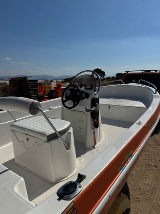 Barco Voraz 450m con remolque 