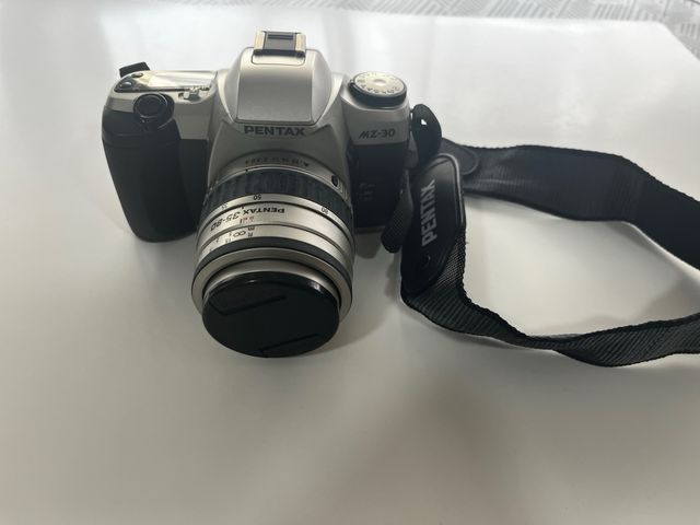 Cámara Pentax MZ-30 réflex analógica + objetivo