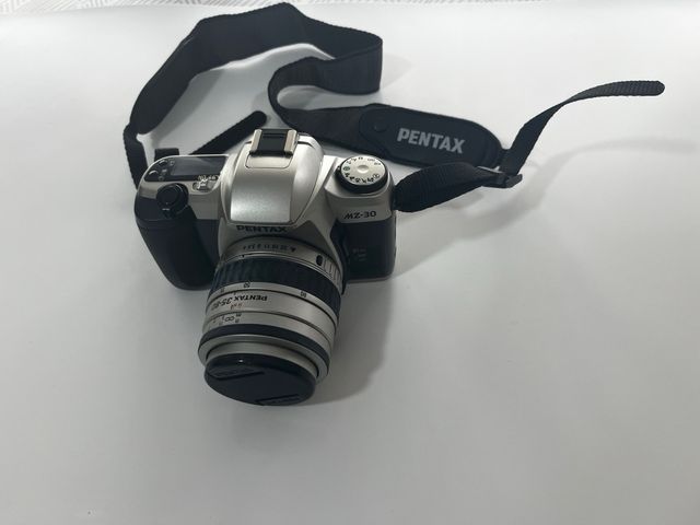 Cámara Pentax MZ-30 réflex analógica + objetivo