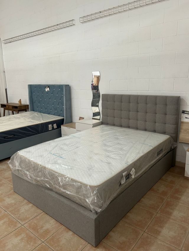 Letto matrimoniale moderno 135 cm - Testiera