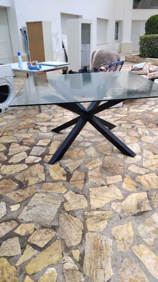 Mesa de salón diseño cristal y metal