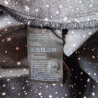 Blusa H&M Estrellas Negra Talla 44