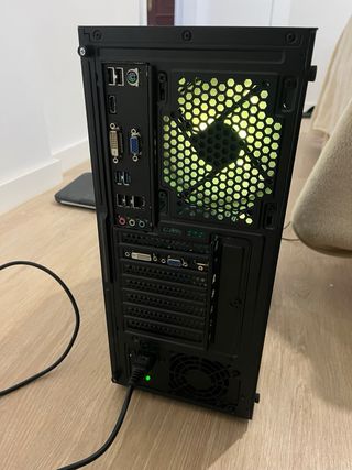 Torre PC Gaming ideal para juegos de entrada