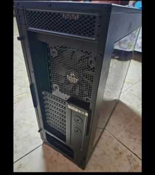 Caja PC Gaming Negra con Ventana