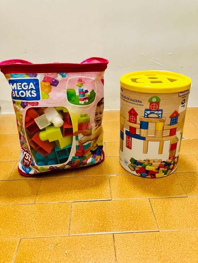Mega Bloks y Bloques de Madera