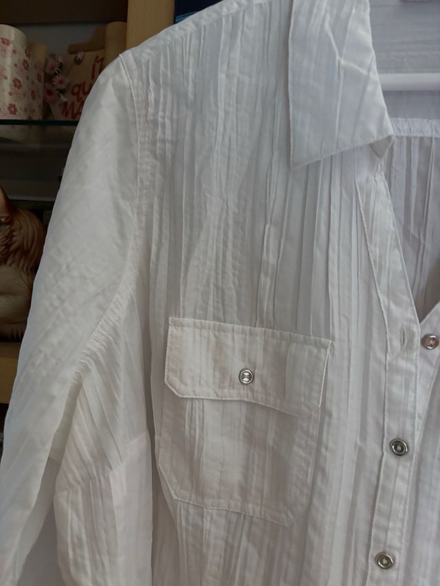 Camisa blanca de manga larga