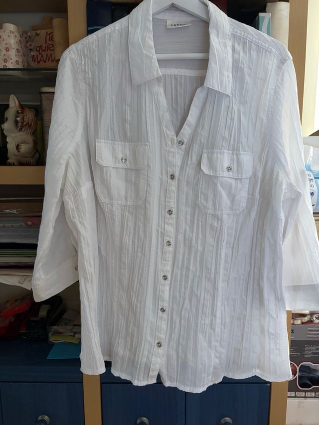 Camisa blanca de manga larga