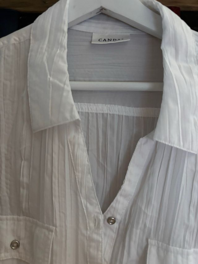 Camisa blanca de manga larga