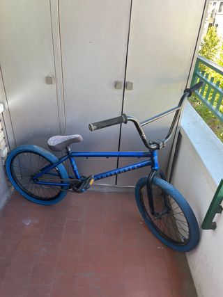 Bicicleta BMX azul We The People