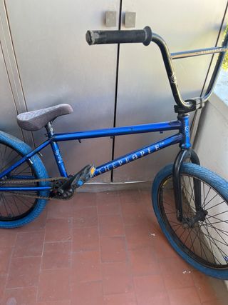 Bicicleta BMX azul We The People