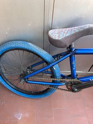 Bicicleta BMX azul We The People