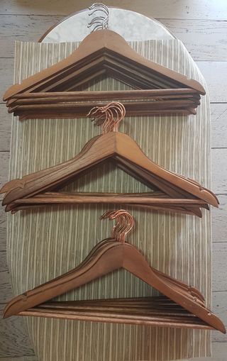 35 Perchas de madera (pack de 35 perchas)