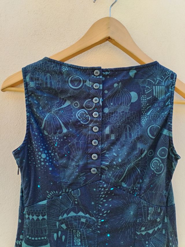 Vestido azul con estampado marca Skunkfunk