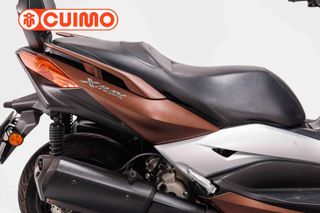 YAMAHA XMAX 300