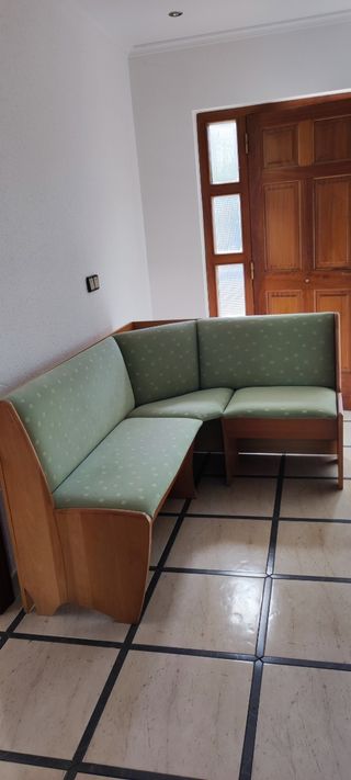 Mueble rinconera verde y madera