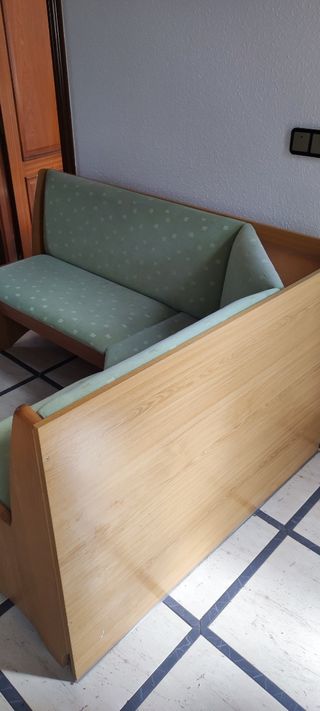 Mueble rinconera verde y madera